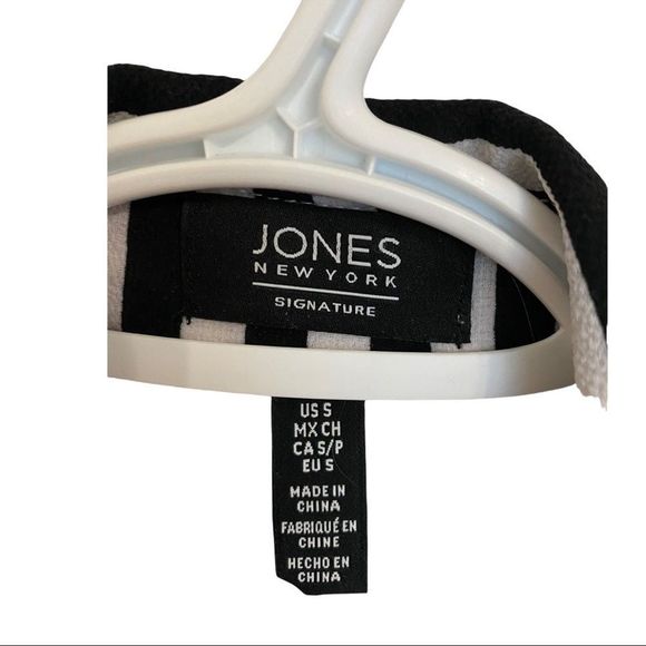 Jones New York black/white stripe bell sleeve pink trim button Front v neck top - Picture 5 of 7